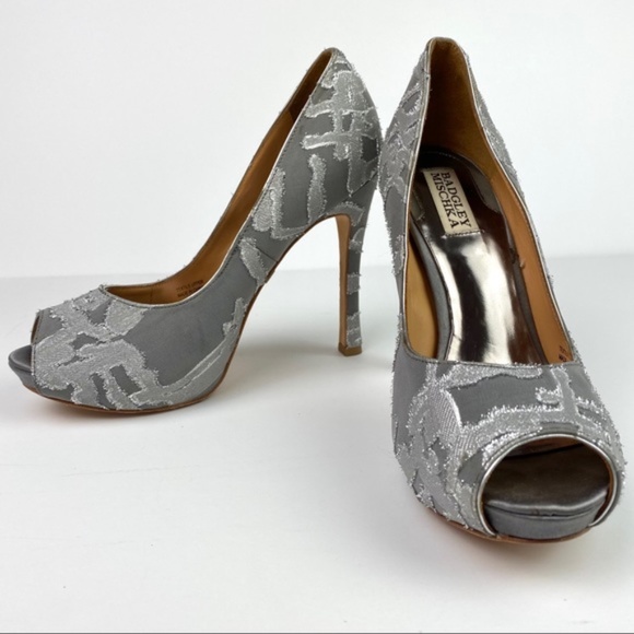 Badgley Mischka | Gray Silver Roxie Platform Pumps 8M - Picture 4 of 11